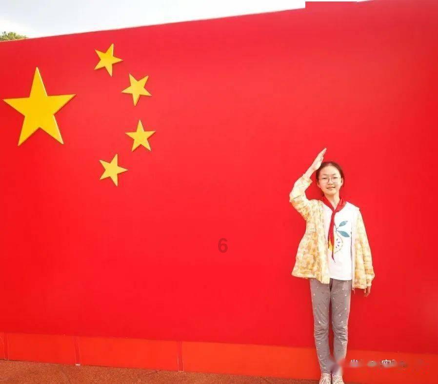 这是什么思维两个男的喜欢一个女的，一个男的上去直接表白然后女生跑了，另一个找女孩价钱吃饭然后好了游戏画面