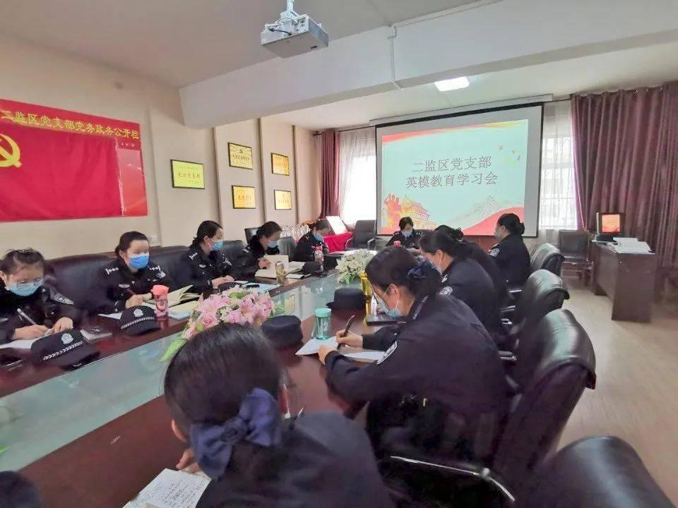 “难达到两年前的盛况” 多家港口称箱源稳定 集运运价开始走“下坡路”？